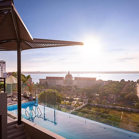 Chaiya Palace Hotel Phnom-Penh Buitenkant foto