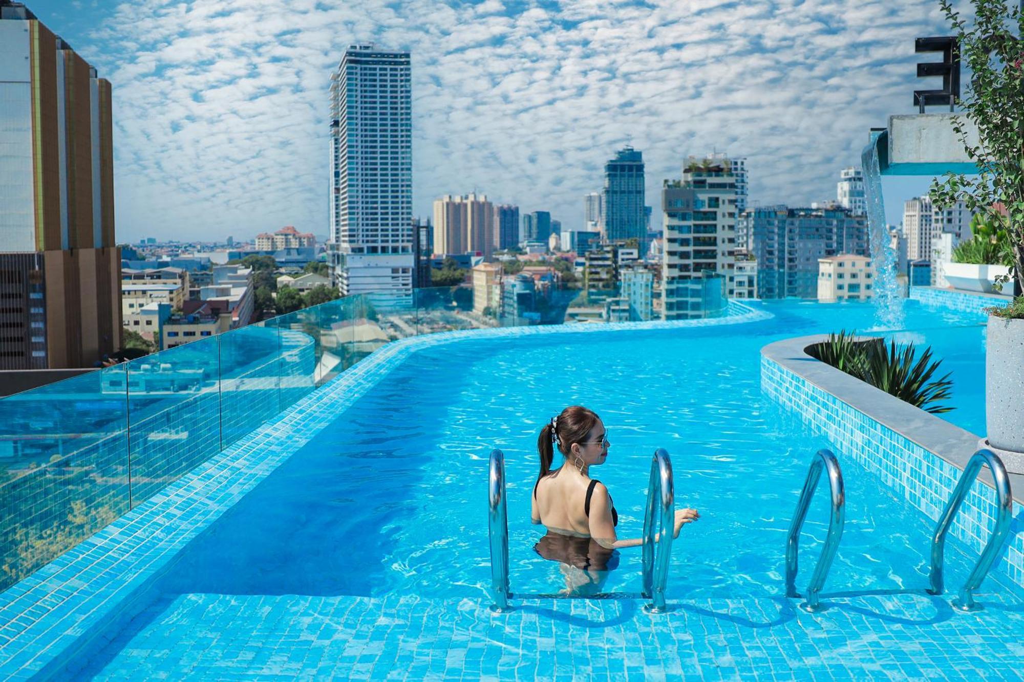Chaiya Palace Hotel Phnom-Penh Buitenkant foto